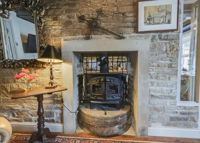 Canal Rodley Leeds, 5 Miles Lba Airport *