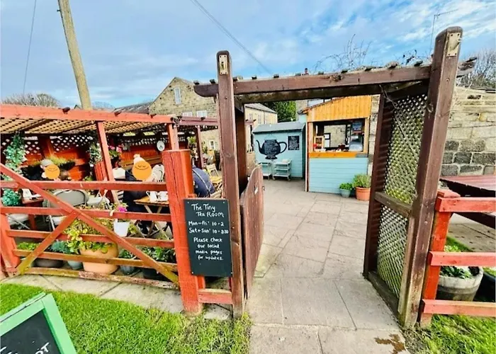 Canal Rodley Leeds, 5 Miles Lba Airport *