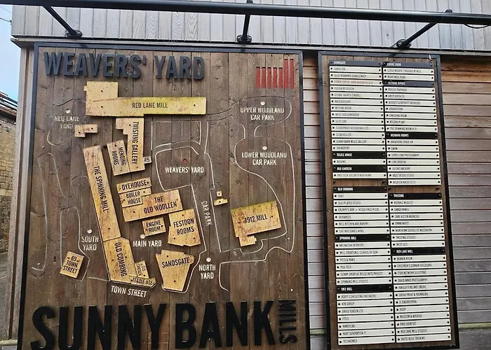 Canal Rodley Leeds, 5 Miles Lba Airport