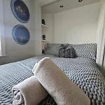 Vakantiehuis Canal Rodley Leeds, 5 Miles Lba Airport Leeds (West Yorkshire)