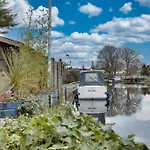 Canal Rodley Leeds, 5 Miles Lba Airport Leeds (West Yorkshire)