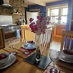 Canal Rodley Leeds, 5 Miles Lba Airport * Leeds (West Yorkshire)