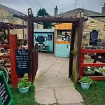 Canal Rodley Leeds, 5 Miles Lba Airport リーズ