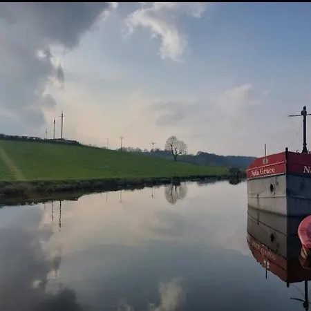 Canal Rodley Leeds, 5 Miles Lba Airport *