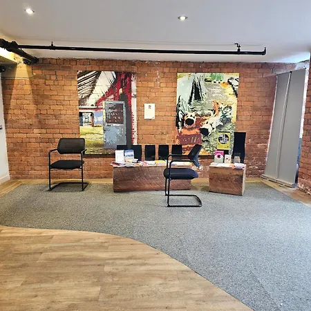 Canal Rodley Leeds, 5 Miles Lba Airport * Leeds (West Yorkshire)