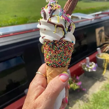 Vakantiehuis Canal Rodley Leeds, 5 Miles Lba Airport *