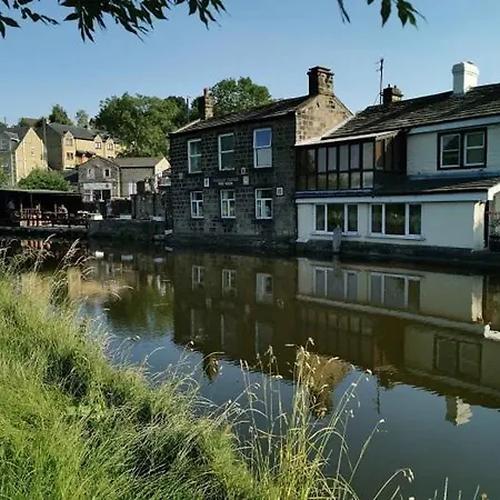 Canal Rodley Leeds, 5 Miles Lba Airport Nyaraló Leeds