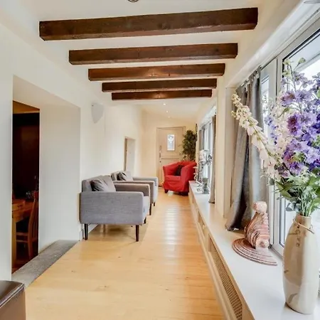 Vakantiehuis Canal Rodley Leeds, 5 Miles Lba Airport *