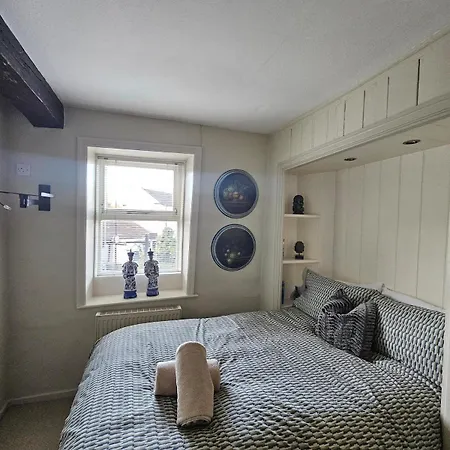 Canal Rodley Leeds, 5 Miles Lba Airport * Leeds