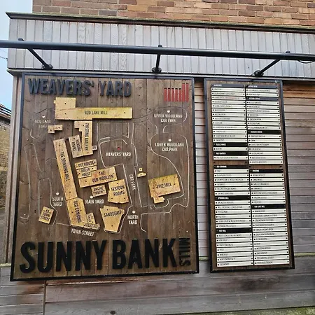 Canal Rodley Leeds, 5 Miles Lba Airport