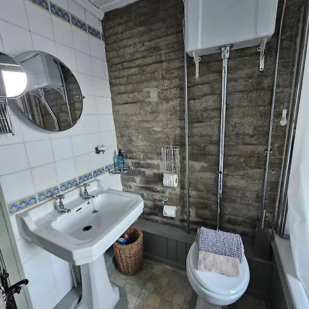 Vakantiehuis Canal Rodley Leeds, 5 Miles Lba Airport