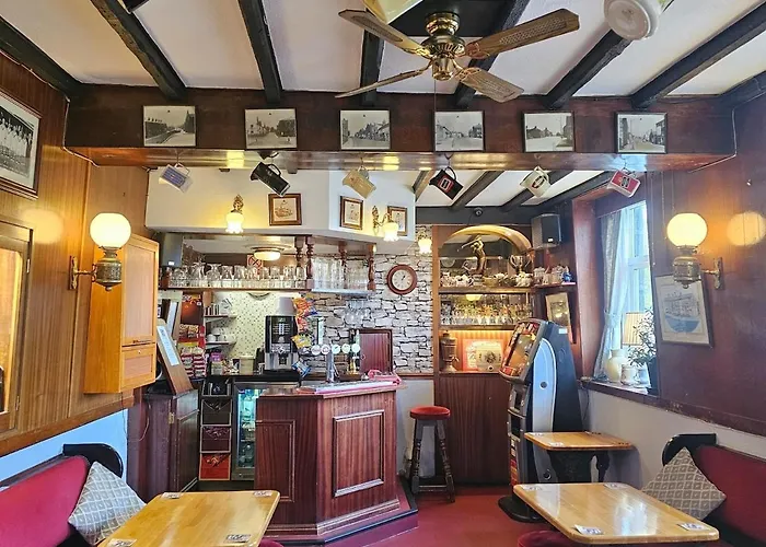 Canal Rodley Leeds, 5 Miles Lba Airport Leeds (West Yorkshire)