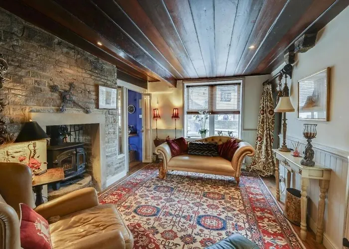 Canal Rodley Leeds, 5 Miles Lba Airport