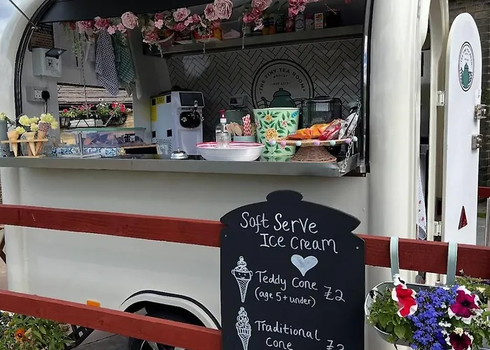 Canal Rodley Leeds, 5 Miles Lba Airport * Leeds (West Yorkshire)