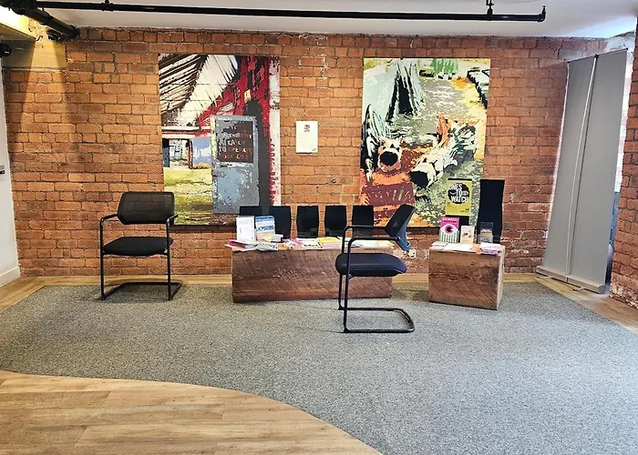 Canal Rodley Leeds, 5 Miles Lba Airport * Leeds (West Yorkshire)