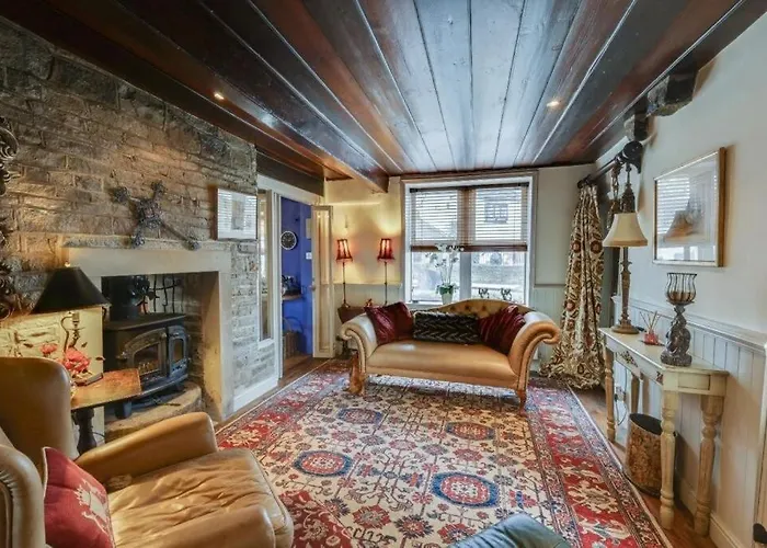 Canal Rodley Leeds, 5 Miles Lba Airport Tatil Evi