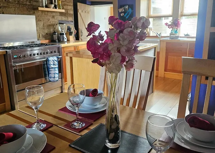 Canal Rodley Leeds, 5 Miles Lba Airport * Leeds (West Yorkshire)