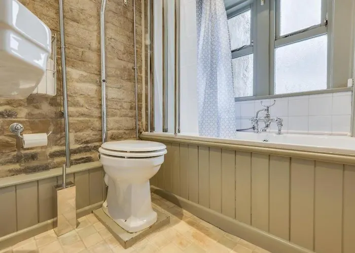 Canal Rodley Leeds, 5 Miles Lba Airport Tatil Evi